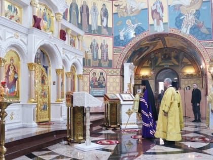 Архиепископ Феодор совершил Литургию в Морском соборе в день памяти свт. Филиппа, митрополита Московского