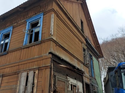 В центре Петропавловска начали реставрировать вековой объект наследия