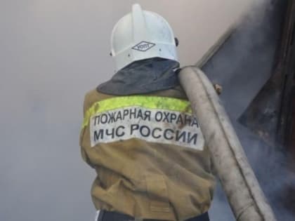 Гараж сгорел в камчатском селе Тигиль