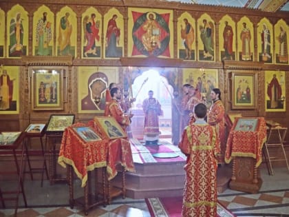 Литургия в праздник Святых Жен-мироносиц