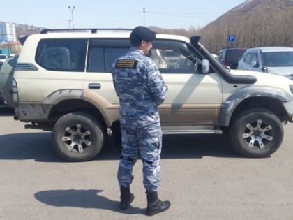 Приставы на Камчатке конфисковали у нарушителя ПДД автомобиль