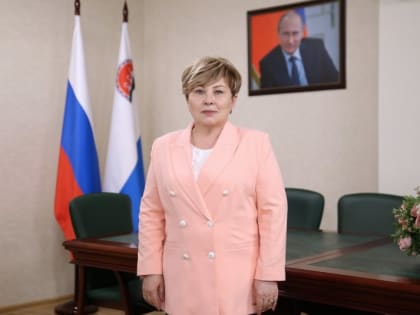 Камчатцев с Днём России поздравила председатель краевого Заксобрания Ирина Унтилова