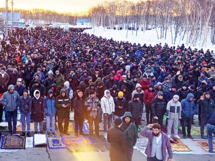 В коллективной молитве на Камчатке приняли участие около 6 000 мусульман