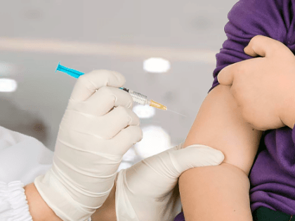 Владимир Солодов взял под личный контроль вопрос с поставками в регион вакцины от кори