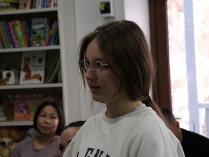 Судьбу районного дома детского творчества глава Камчатки обсудил с молодежью Быстринского района