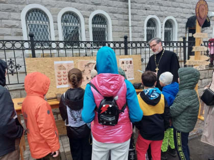 Интеллектуальная викторина для молодежи прошла в рамках военно-патриотической игры  на соборной площади