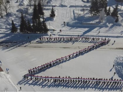 В День защитника Отечества мильковские партийцы провели патриотическую акцию «Za Победу»
