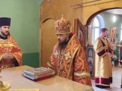 Литургия в храме прп. Серафима Саровского