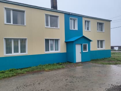 Фасады трех домов капитально отремонтировали в селе Никольское на Командорах