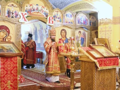 В канун праздника святителя Николая Чудотворца Архиепископ Феодор совершил Всенощное бдение в Морском соборе