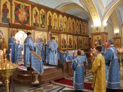 Божественная литургия с участием детских хоров состоялась в Кафедральном соборе