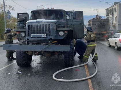 В Петропавловске после столкновения с Toyota Fielder вспыхнул «Урал»