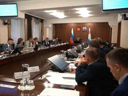 Губернатор Камчатки призвал муниципалитеты затянуть пояса из-за «крайне непростой ситуации в стране»