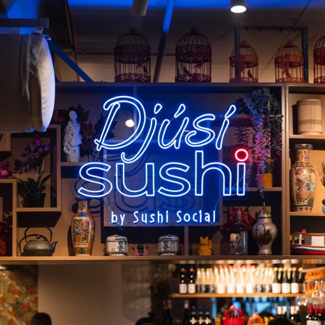 Djúsí Sushi - Pósthús Mathöll