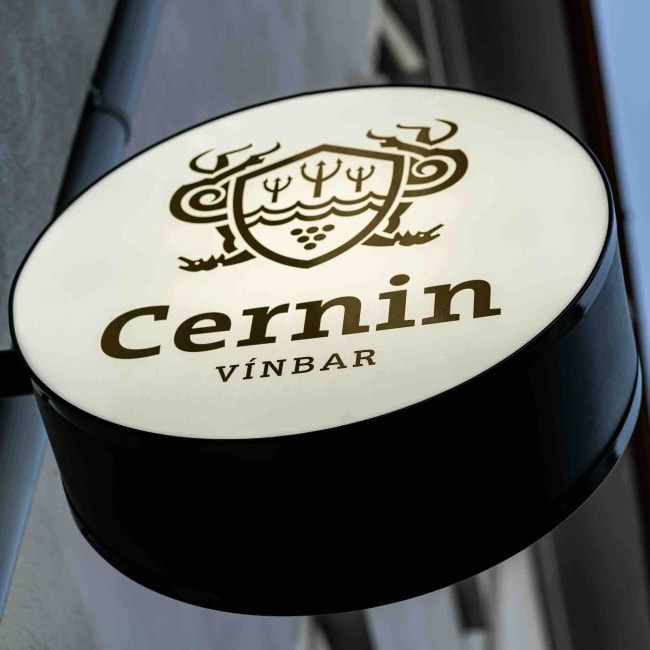 Cernin Vínbar