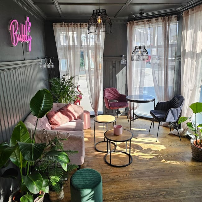 Bubbly Bistro & Wine