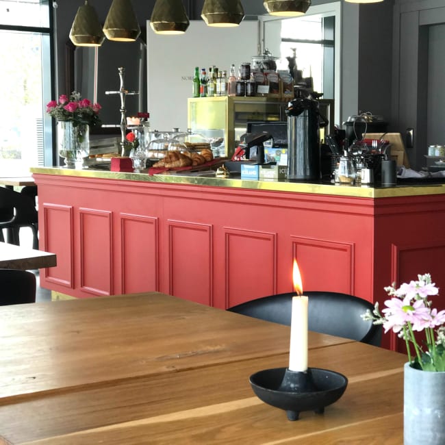 Norðurbakkinn. Book & café.