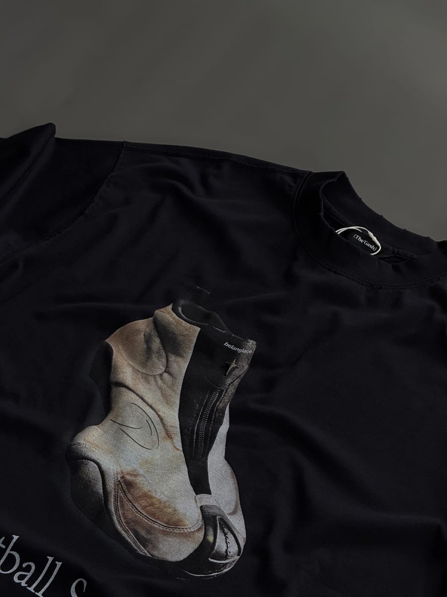 Basketball sneaker view 4