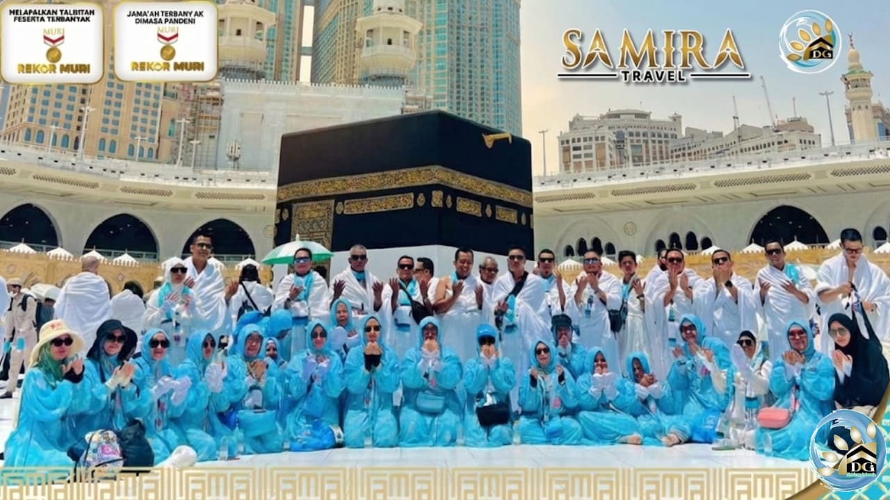 Jamaah Samira Travel sedang beribadah di Masjidil Haram Mekkah