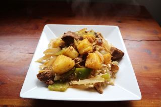 Beef and Pineapple Stir Fry