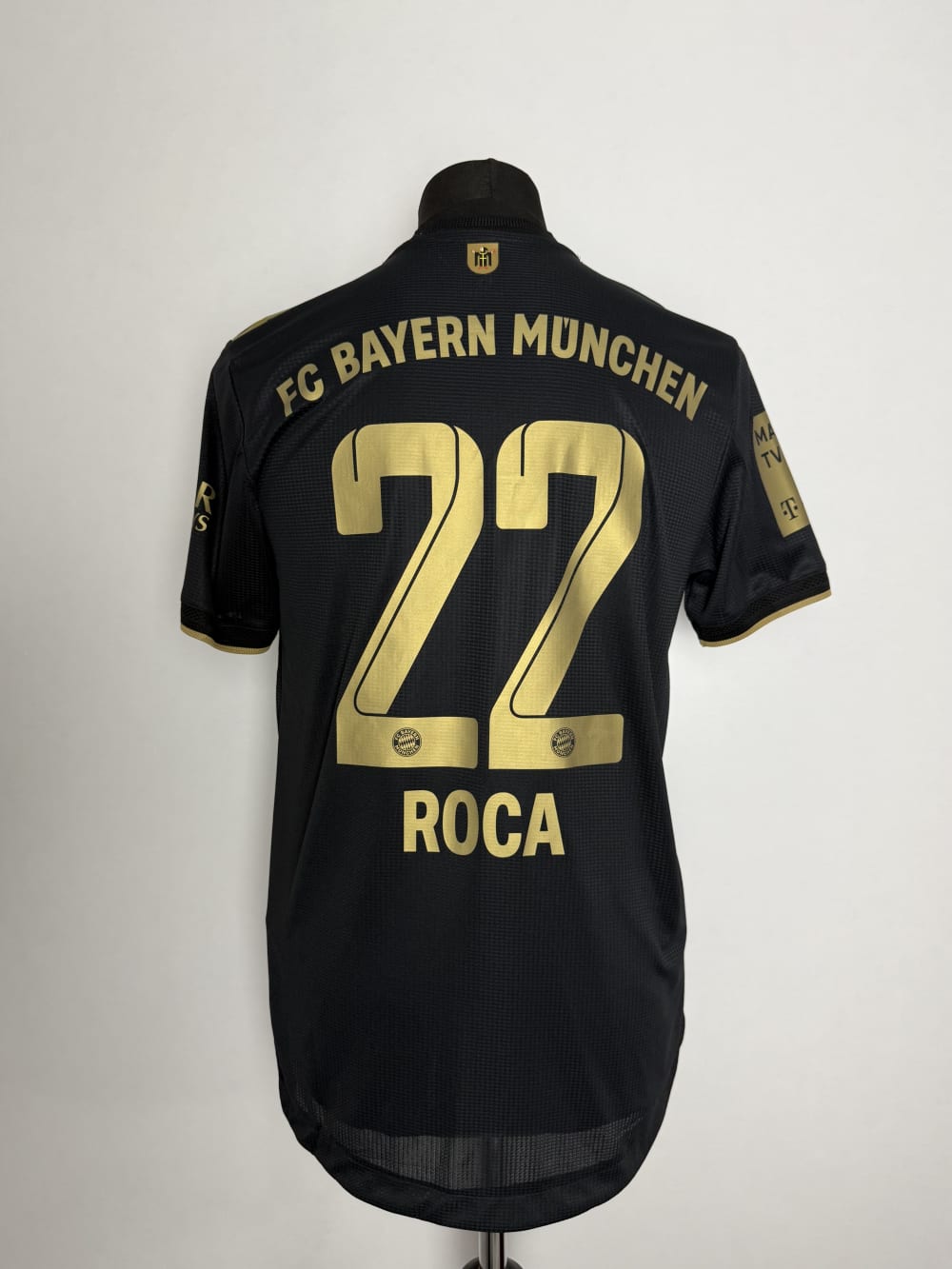 Bayern München 2021 Match Worn / Issued Shirt — Marc Roca — front
