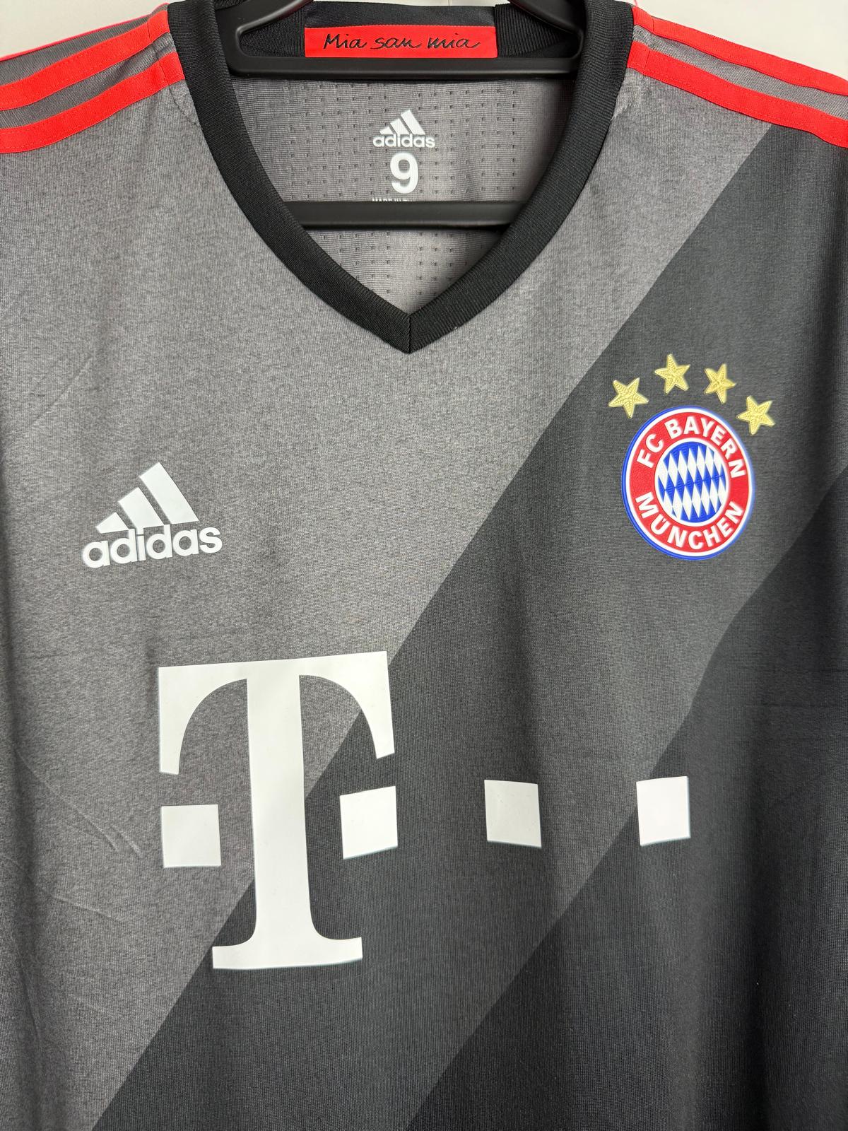 Bayern München 2016/17 Champions League Match Worn Shirt — Jérôme Boateng, with COA — photo 3