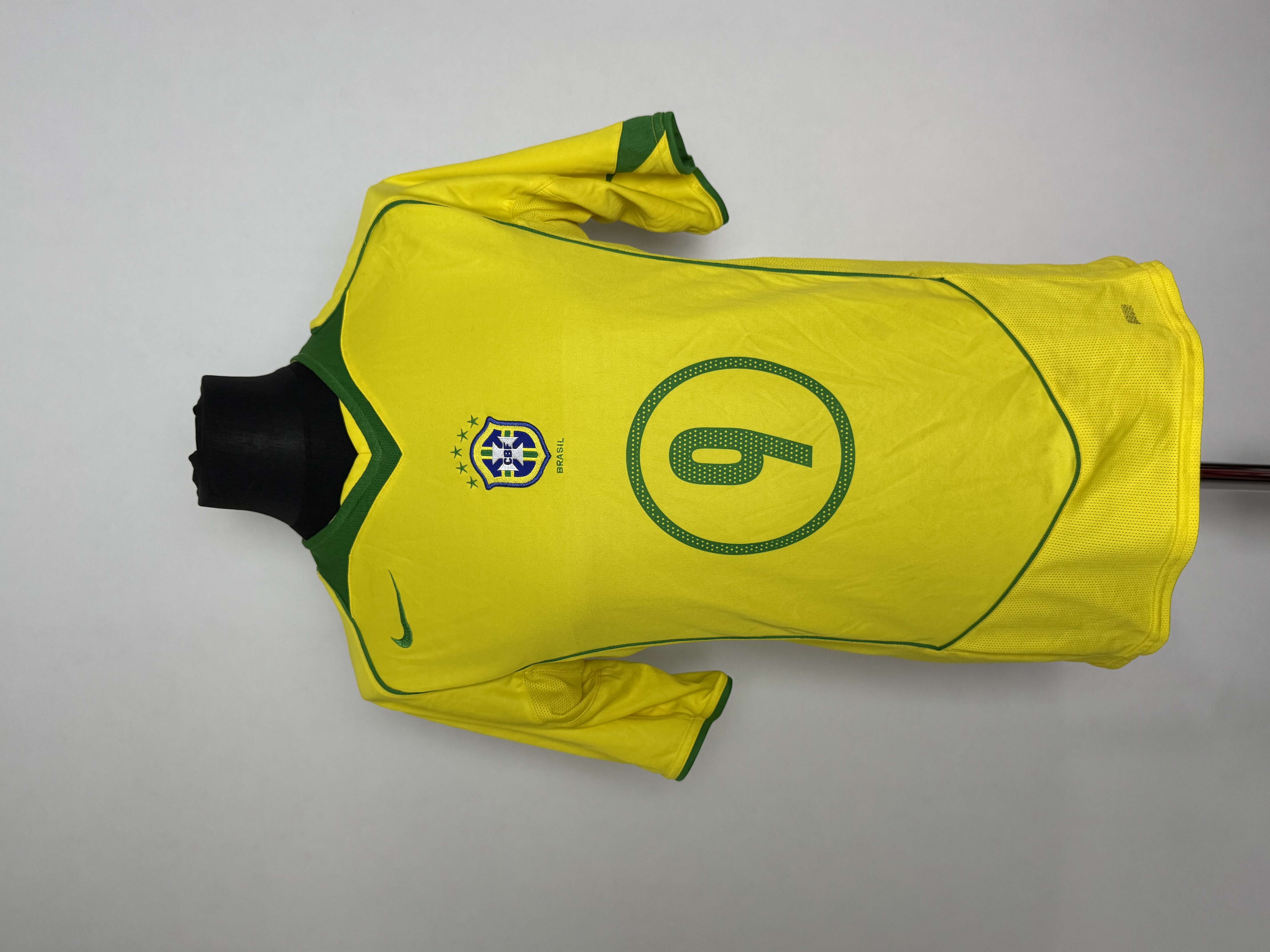 Brazil 2004 Home Shirt — Vintage Original, Size M