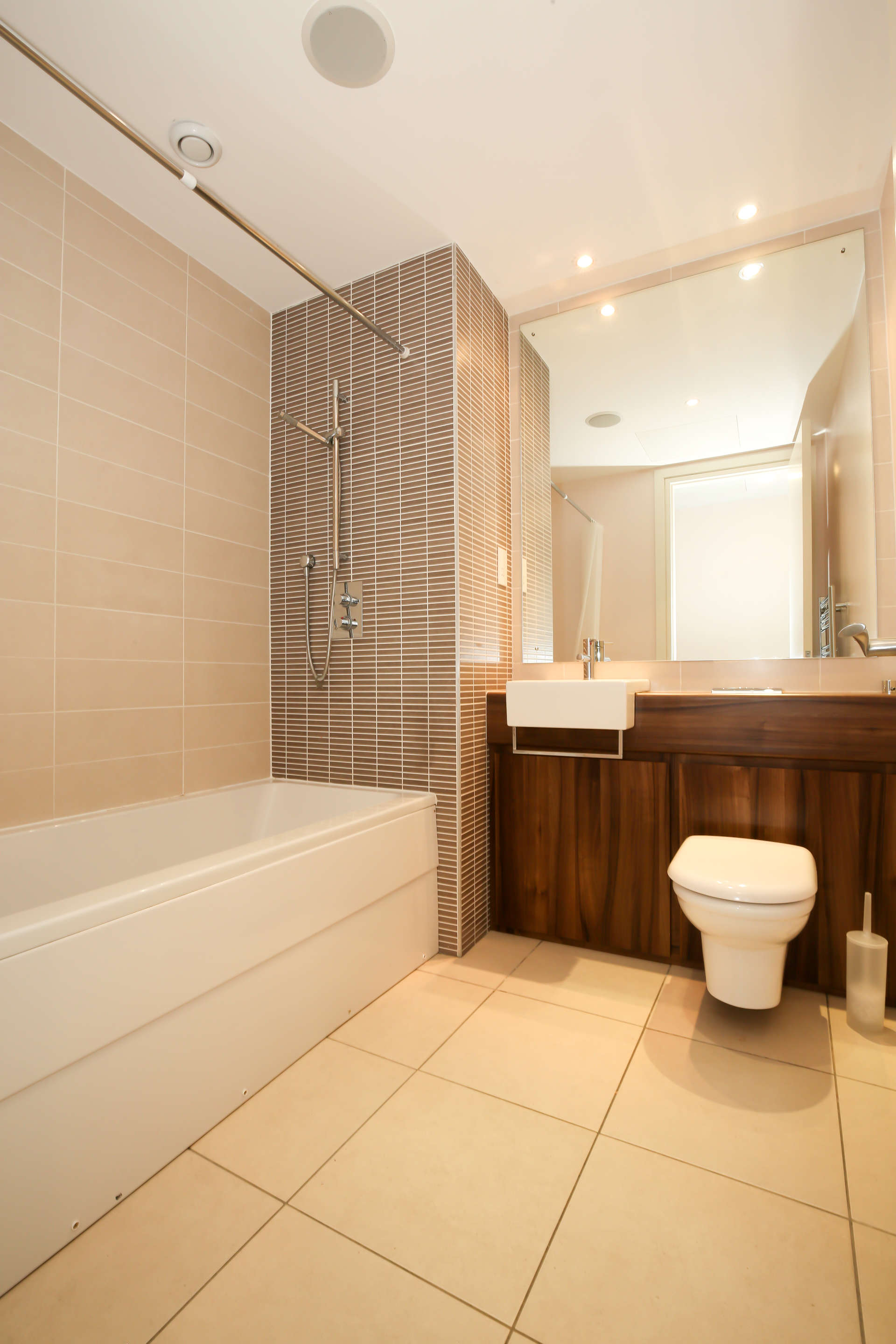 BT1 Apartments Titanic Quarter Apartment Abercorn Basin Belfast