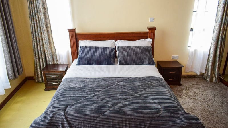 Luxury 5 Bedroom Villa Airbnb Nanyuki – Group Escape (with swimming pool) - Image 5