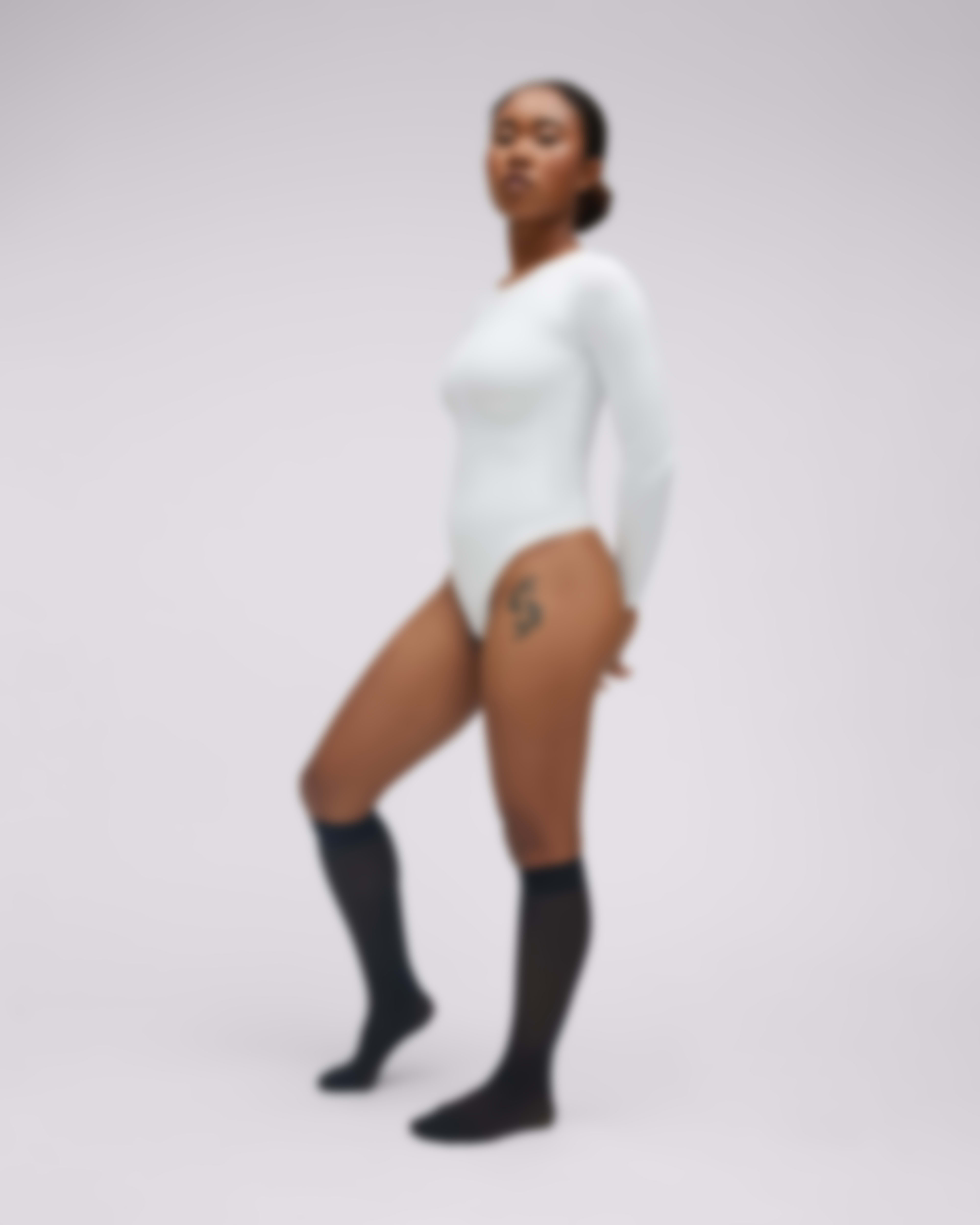 null, Super Sheer Rip-Resist Knee High, super-sheer-knee-high-socks, sheertex, product image, unbreakable tights, model