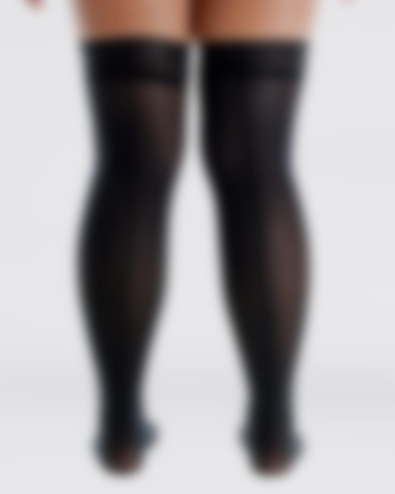 null, Medias hasta el muslo transparentes resistentes al desgarro con costura trasera, backseam-thigh-high-sheer-tights, sheertex, product image, unbreakable tights, model