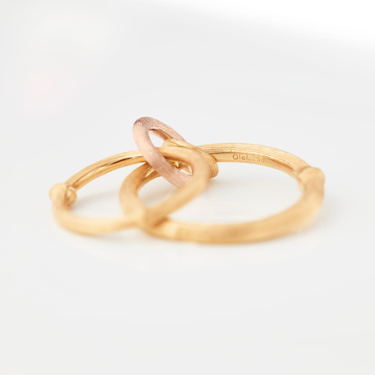469 f8464aaf77 a3041 401 4 large
