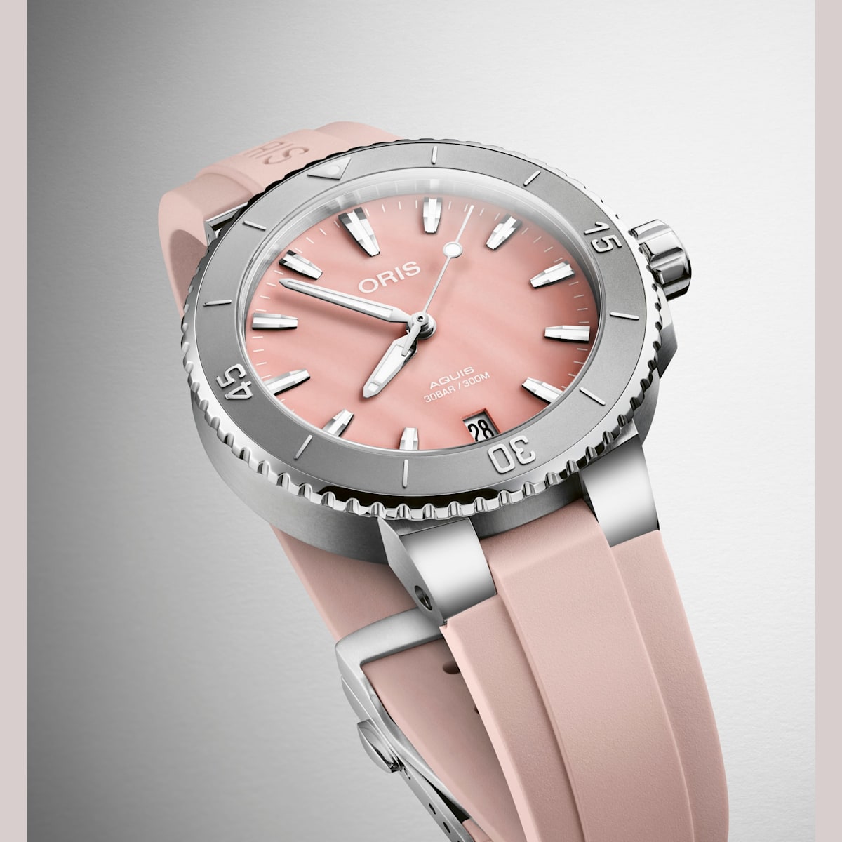 01 733 7770 4158 07 4 18 66fc aquis date highres 17264