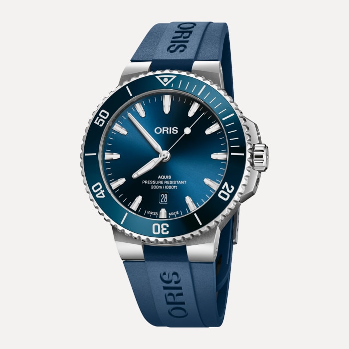 36576 0173377894135 0742335 FC Aquis Date Low Res 19028