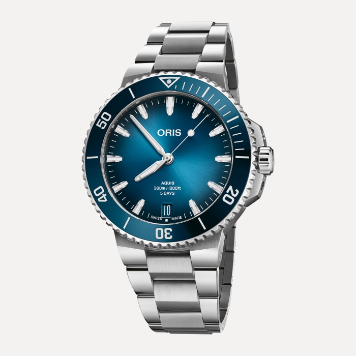 36635 0140077904135 0782302 PEB Aquis Date Calibre400 43 50mm Low Res 18397