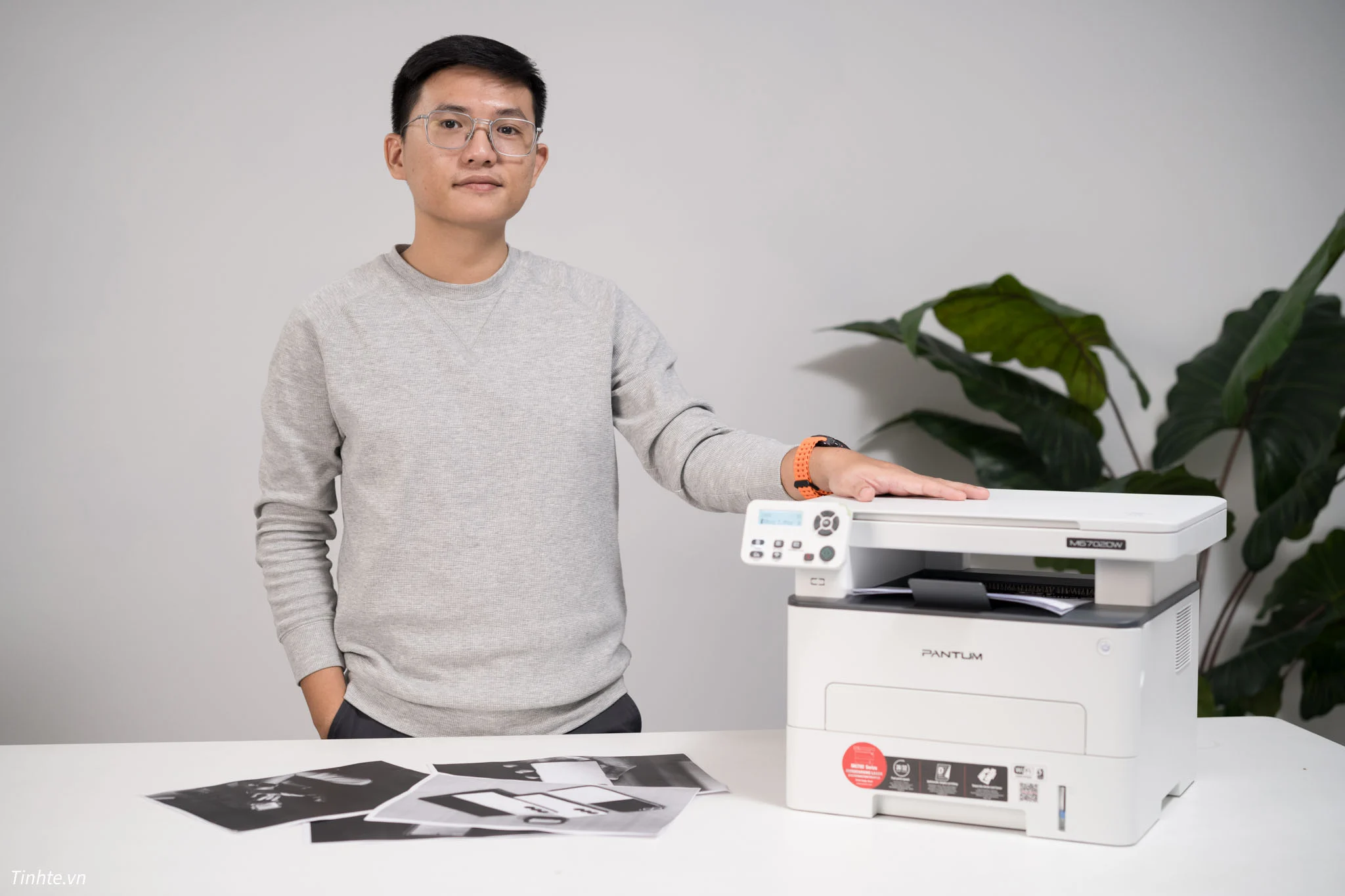 Máy in đa năng đen trắng M6702DW