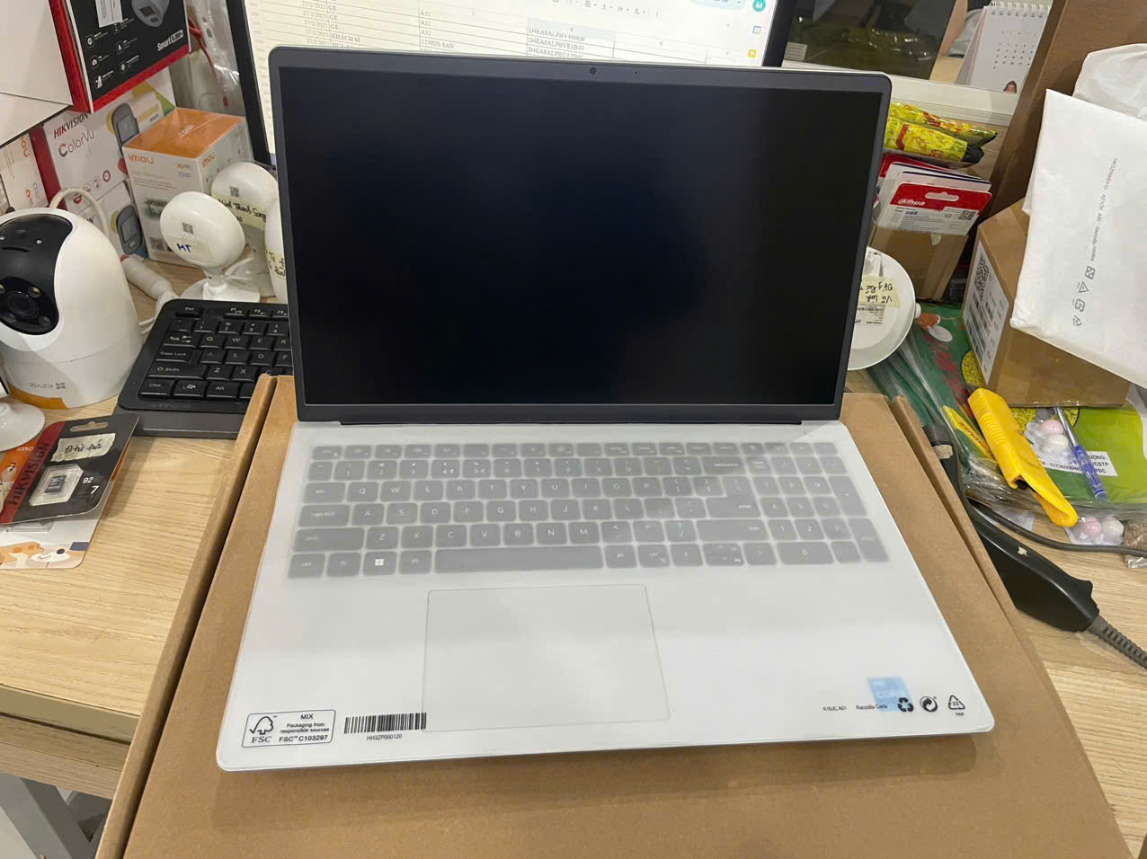 Laptop Dell Inspiron 3530 (Core i3 N305/ 8GB/ 256GB SSD/ 15.6inch Full HD/ Windows 11)