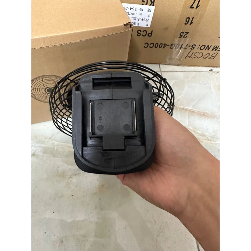 Quạt tích điện sử dụng pin rời 10 cell
