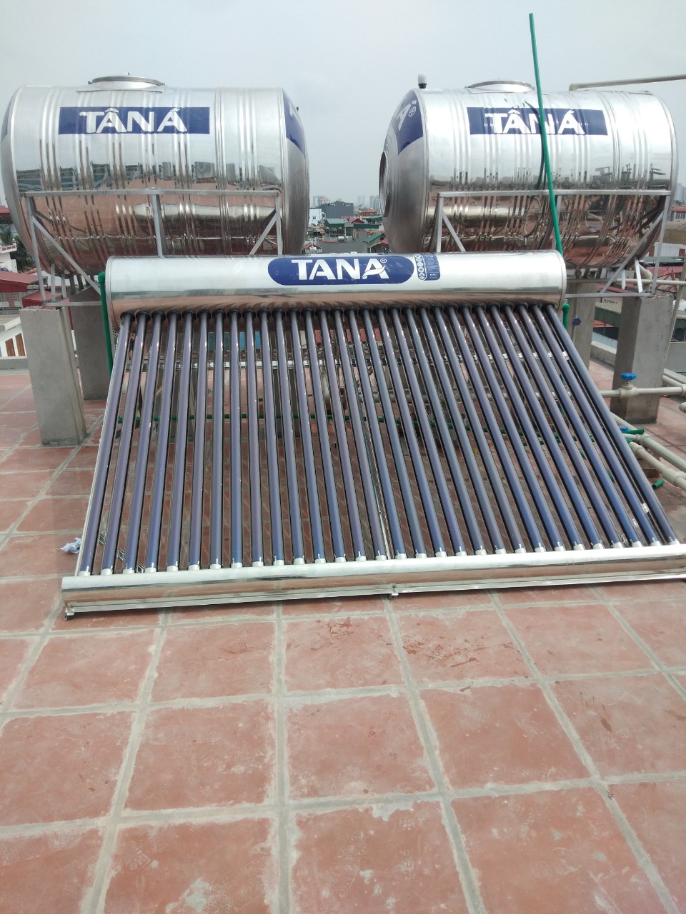 Máy nước nóng NLMT TANA Silver 304 240 Lít (24 ống)