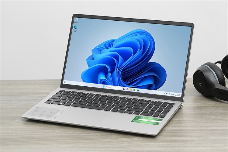 Laptop Dell Inspiron 15 3530 i5 1334U/ 16GB/ 512GB/ 120Hz/ OfficeHS/ Win11 (N5I5340W1)