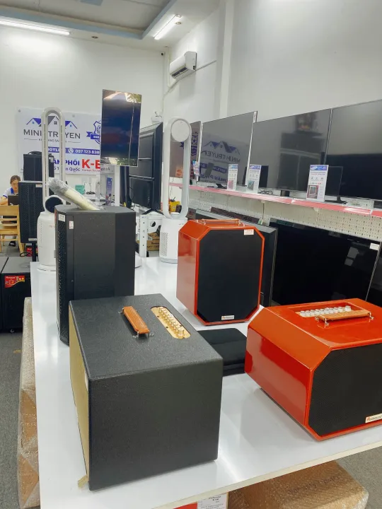 Loa xách tay mini R-110 - Loa chuyên nghiệp