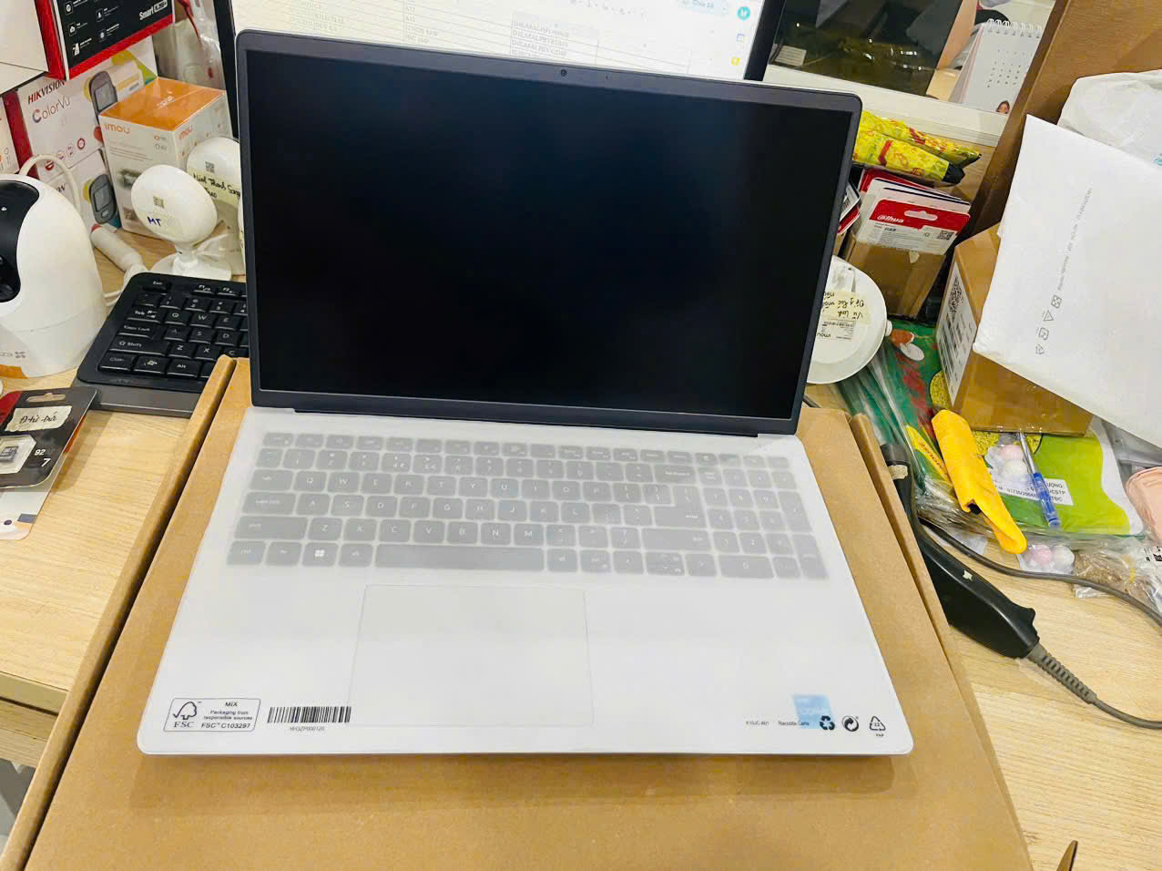 Laptop Dell Inspiron 3530 (Core i3 N305/ 8GB/ 256GB SSD/ 15.6inch Full HD/ Windows 11)