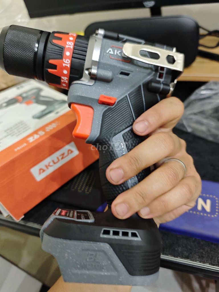 THÂN máy khoan Akuza Z65- không kèm phụ kiện, khoan pin 21V không chối than