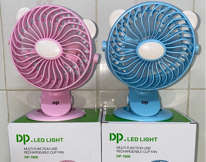 Quạt sạc tích điện DP-7608 đế kẹp hoặc để bàn 7wat cao 20cm