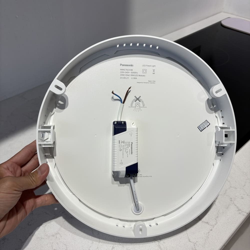 Đèn led ốp trần nổi tròn Panasonic NNNC7627188 24W