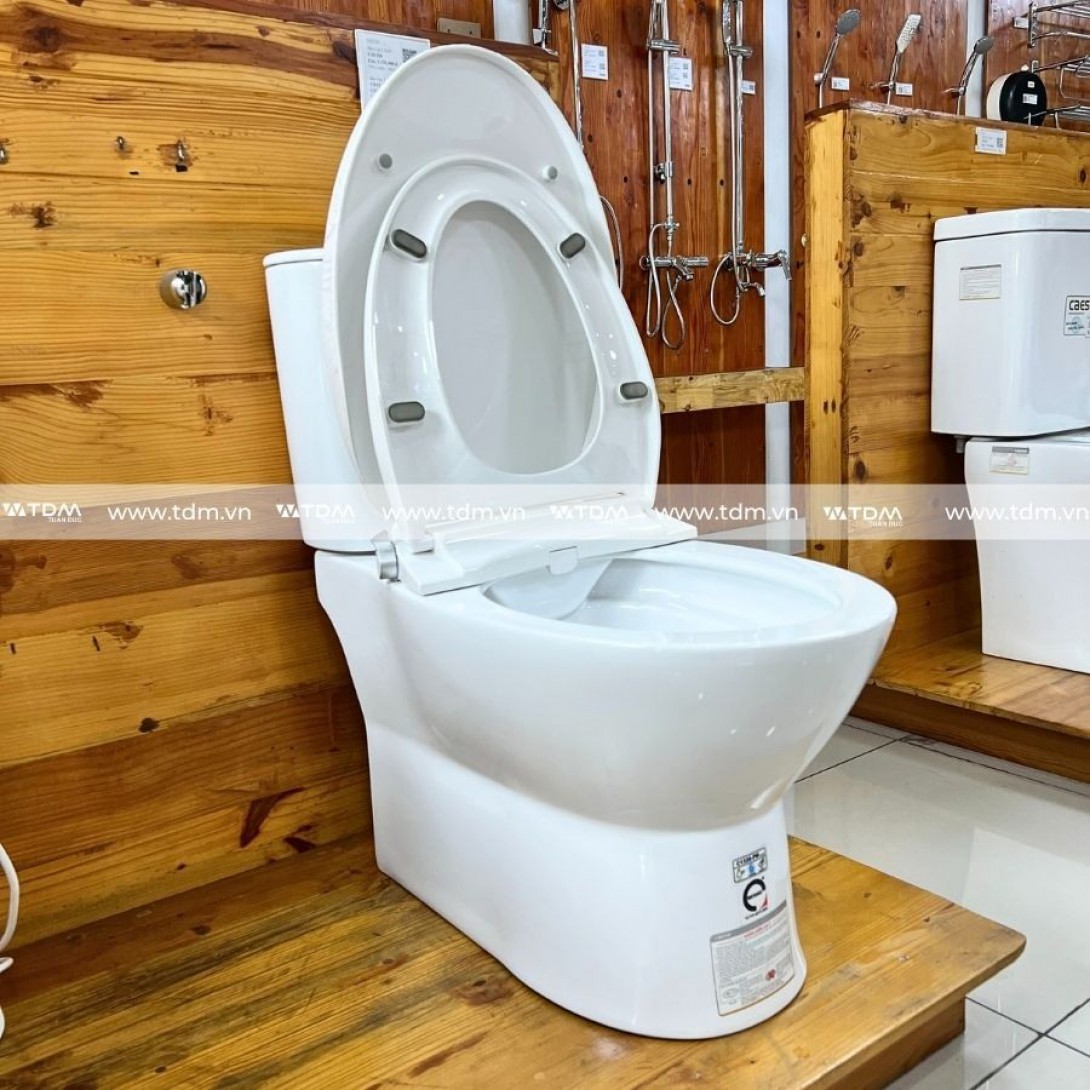 Bàn cầu 2 khối nắp rơi êm C1320 CAESAR