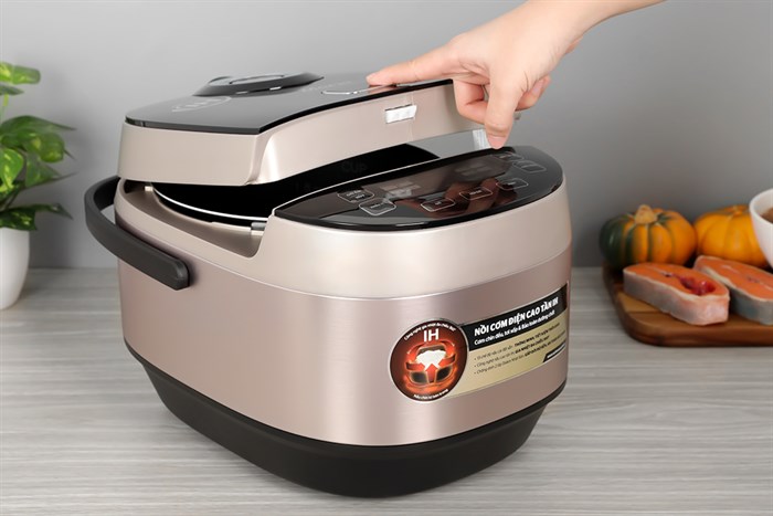 Nồi cơm cao tần Sunhouse Mama 1.8 lít SHD8959