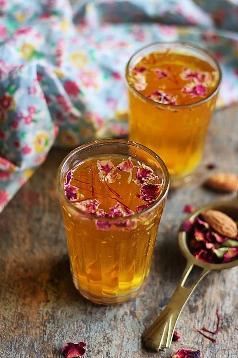 Kashmiri Kahwa at Char Chinar Shikara Stall, Kashmir