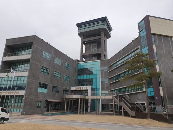 진천군립도서관.jpg