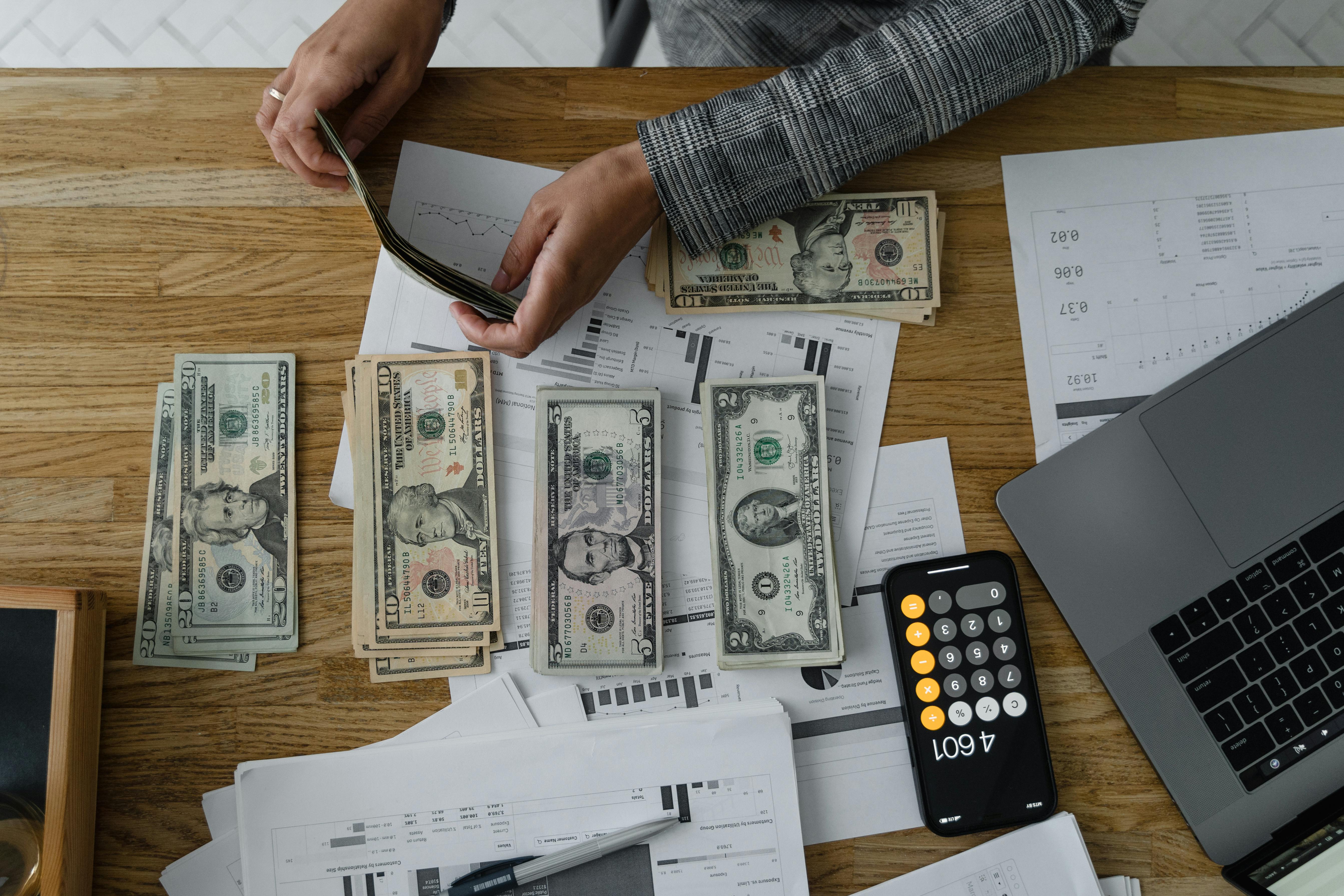 Navigating market volatility requires strategy and discipline. Let's grow your wealth together. 📈 #Finance